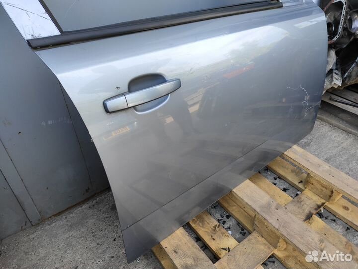 Дверь передняя правая на Opel Astra H Z155