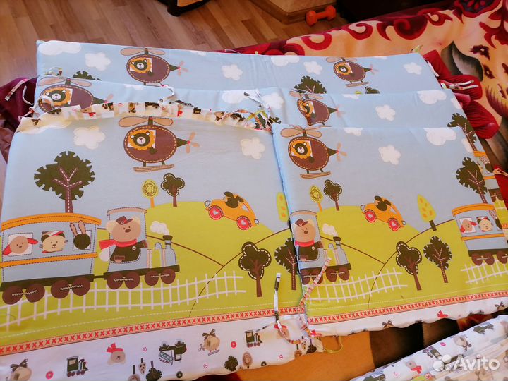 Комплект в детскую кроватку с бортиками