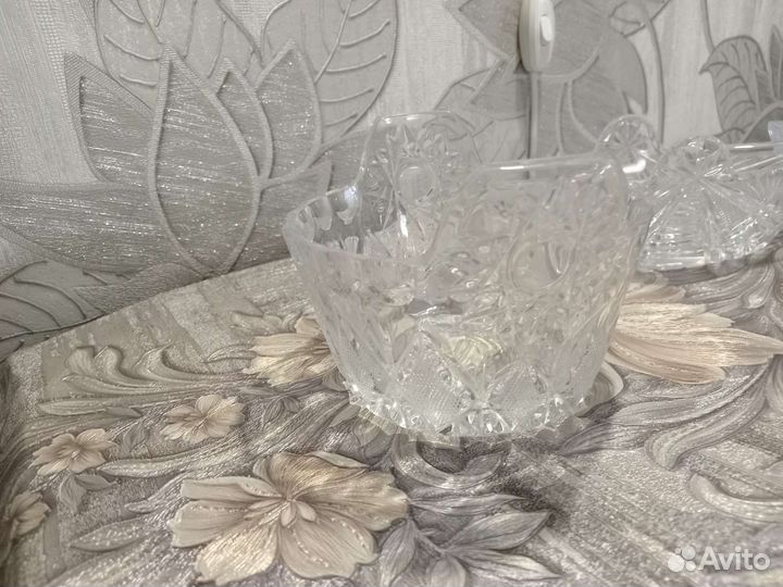 Хрустальные ладьи и конфетница