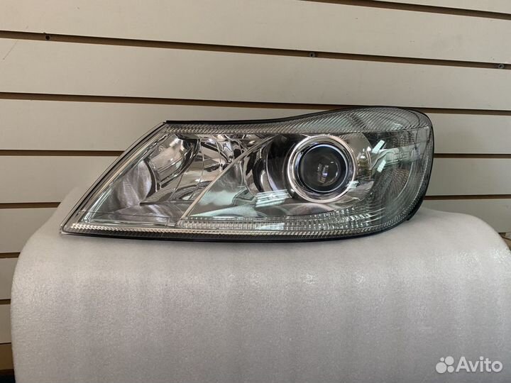 Фара левая Skoda Octavia A5 2009-2013