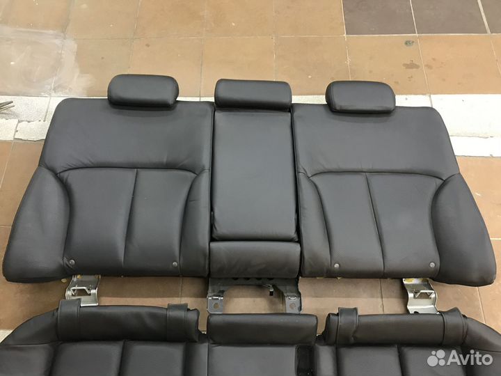 Задний диван Subaru Legacy BM B14