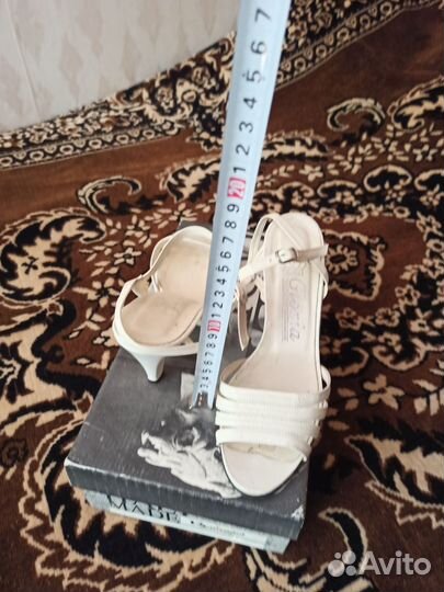 Босоножки женские 37 размер на каблуке