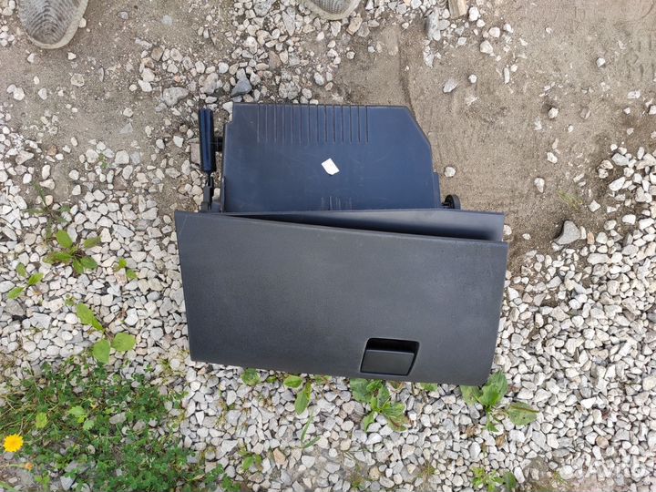 Бардачок Opel Astra H седан 1.6 2011