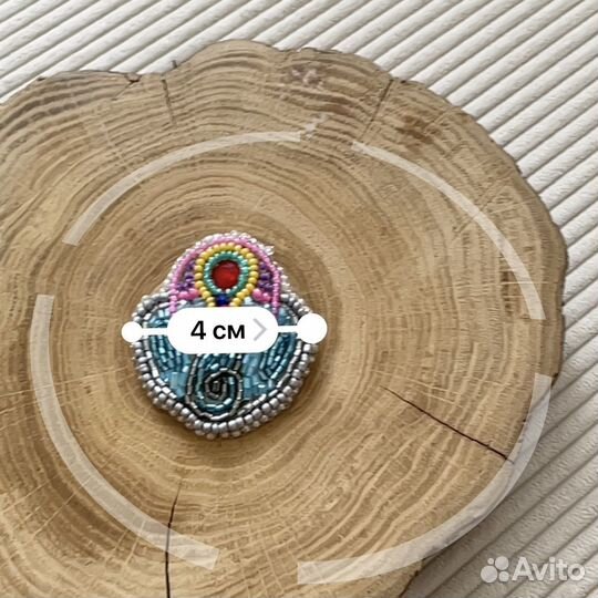 Брошь из бисера