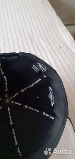 Бейсболка мужская черная снепбэк