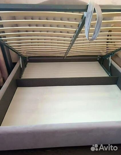 Кровать двухспальная