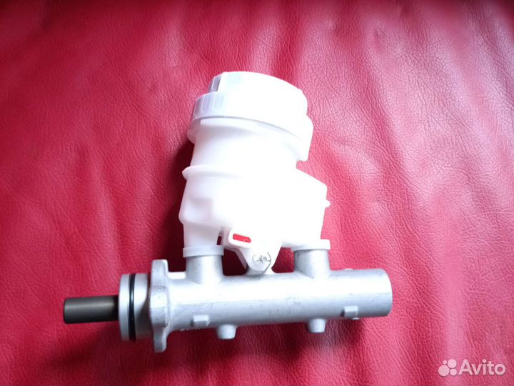 Главный тормозной Mitsubishi pajero sport