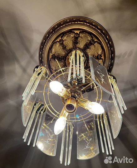 Люстра потолочная подвесная