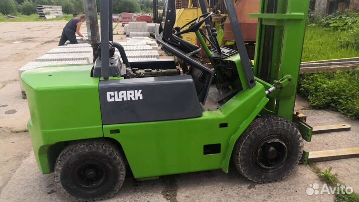 Вилочный погрузчик Clark EC500Y30, 2010