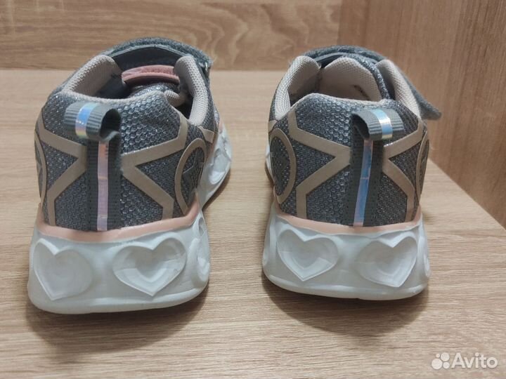 Кроссовки детские с огоньками