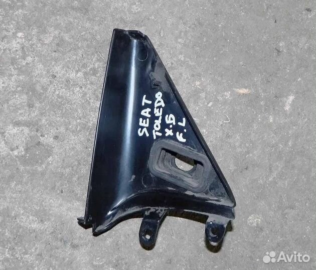 Накладка зеркала левого Seat Toledo 1 хэтчбек