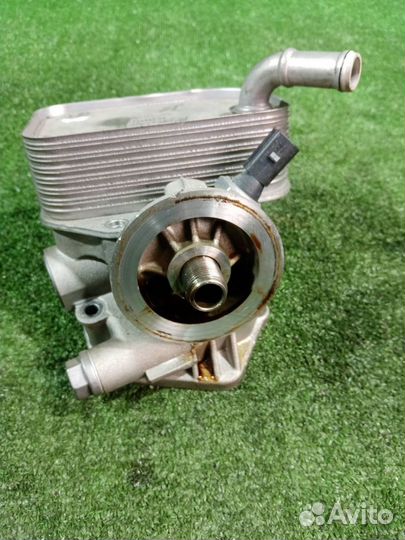 Корпус масляного фильтра Audi A4 8E B7 ALT (2.0)