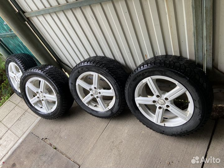 Bfgoodrich G-Force Stud 215/55 R16