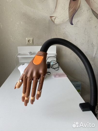 Тренировочная рука для маникюра