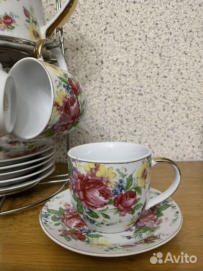 Чайный сервиз на подставке и конфетница (новое)