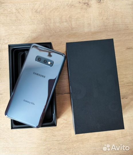 Samsung Galaxy S10, 8/128 ГБ