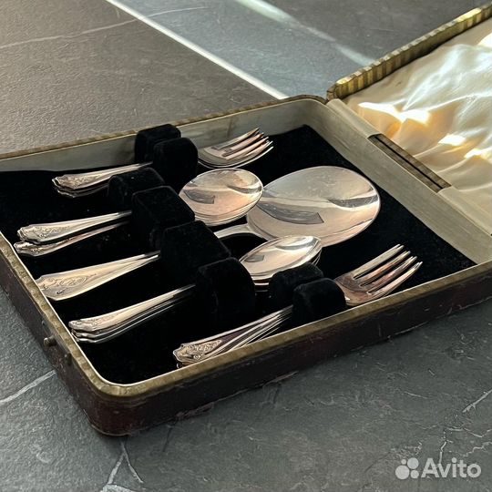 Антикварный набор столовых приборов