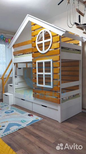 Двухъярусная кровать
