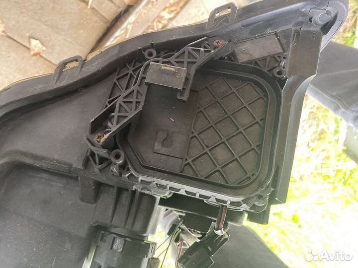 Фара toyota avensis