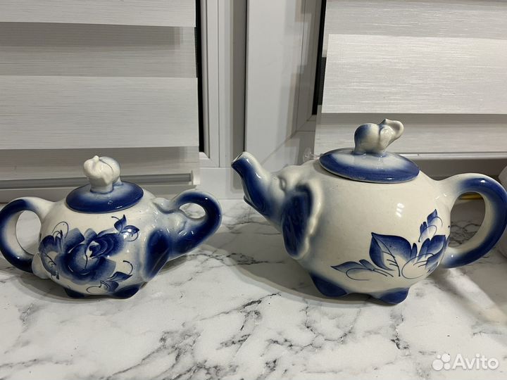 Заварочный чайник и сахарница