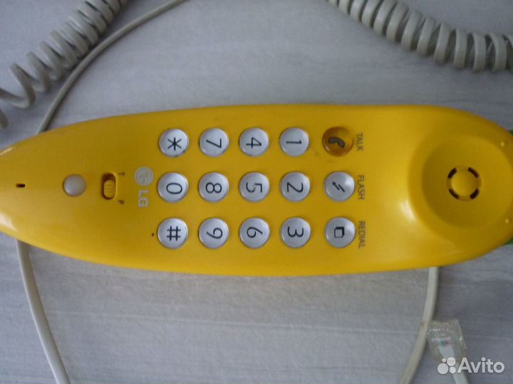 Телефон на стену