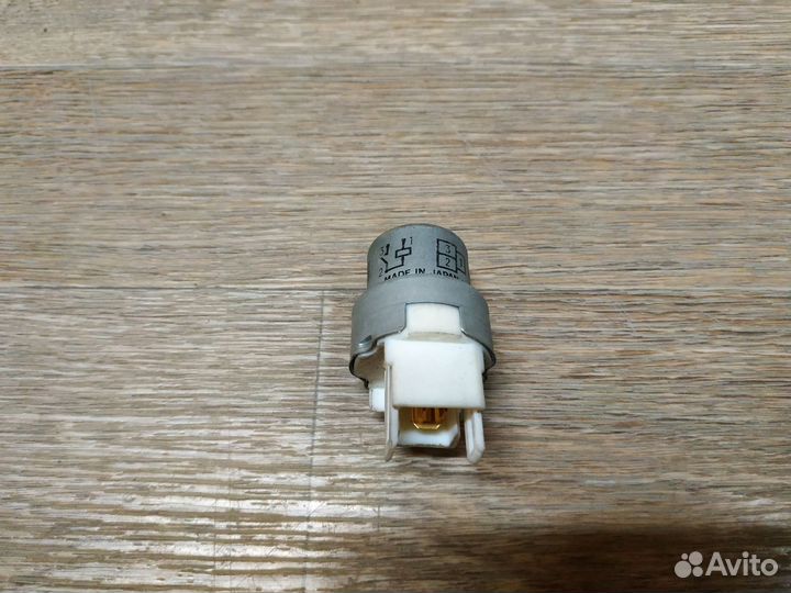 Реле Toyota 90987-01003