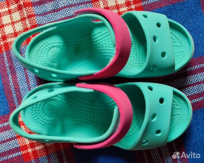 Сандалии для девочки crocs C12