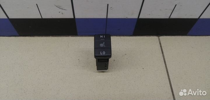 Кнопка обогрева сидений RAV 4 2013