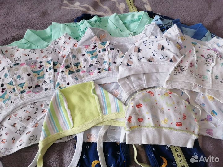 Комбинезон, кофточки, распашенки, чепчики