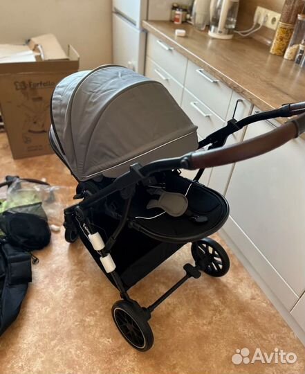 Прогулочная коляска fest lux