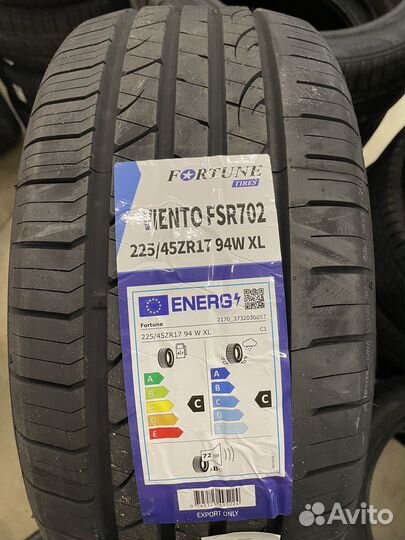 Fortune FSR702 225/45 R17 94W