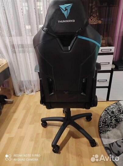 Компьютерное кресло thunder x3