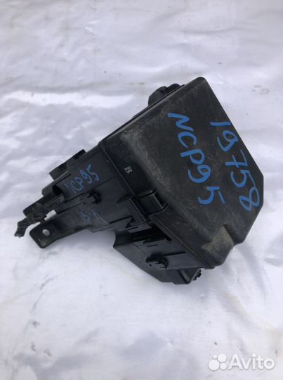 Toyota Yaris 05-11г блок предохранителей