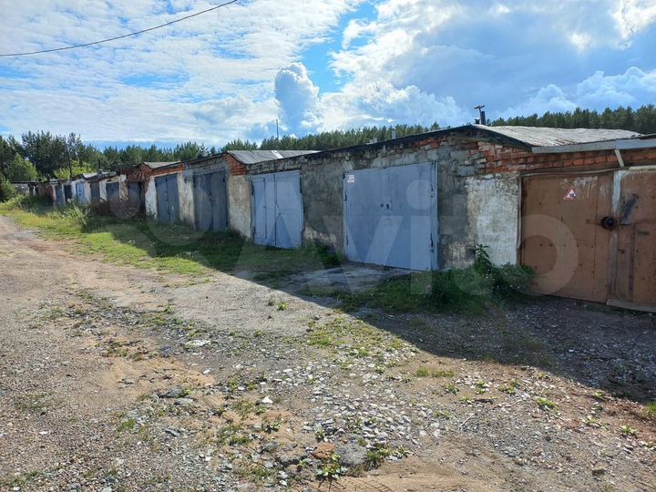 Гараж, > 30 м²