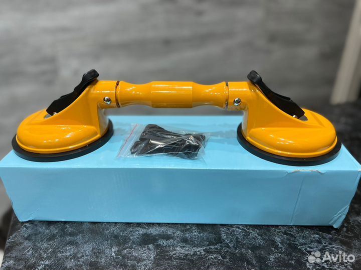 Вакуумная присоска на шарнирах