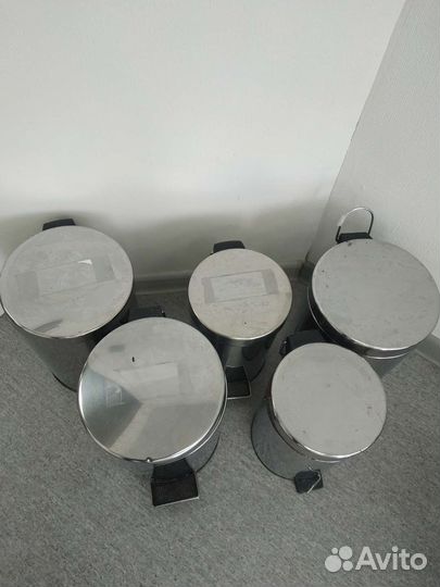 Ведро металлическое с крышкой