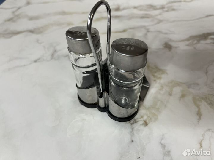 Солонка и перечница