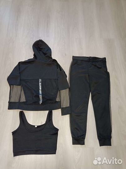 Спортивный костюм женский