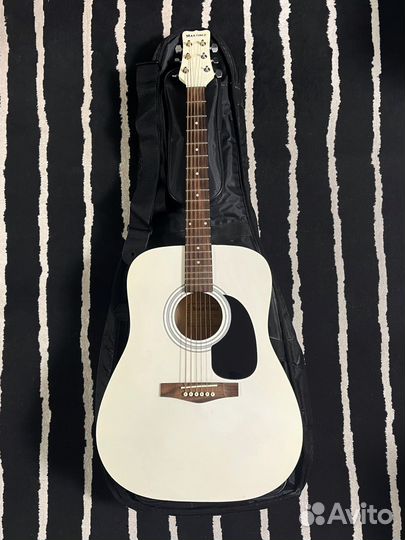 Акустическая гитара