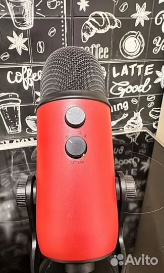 Микрофон Blue Yeti Red