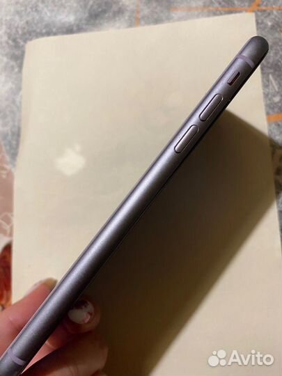 Телефон iPhone 11