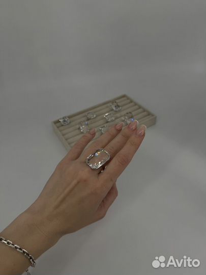Серебристое кольцо с кристаллом Poison drop