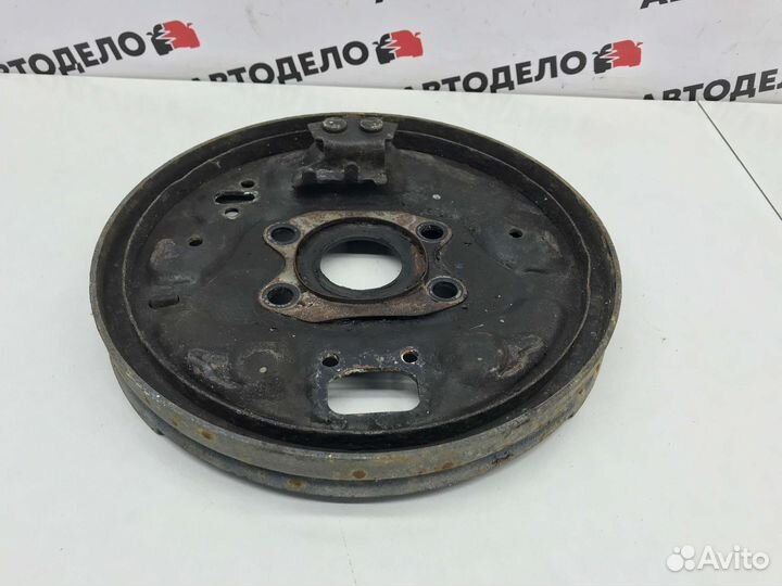 Щиток задний тормозного механизма Gran Move 2000 г