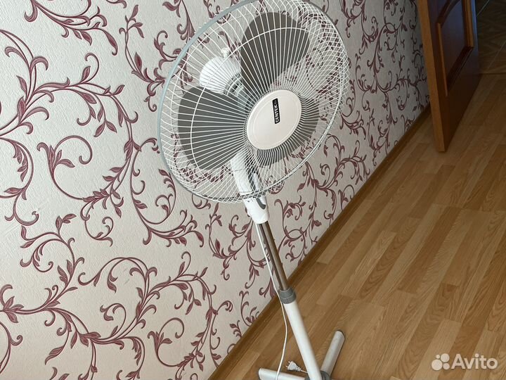 Вентилятор напольный vitek