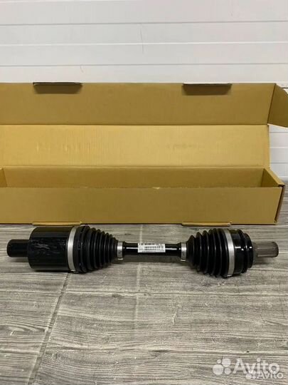 Привод передний Mercedes W204 A2043301500 L