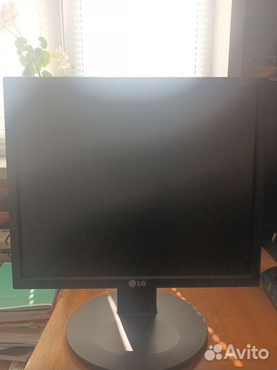 Монитор LG