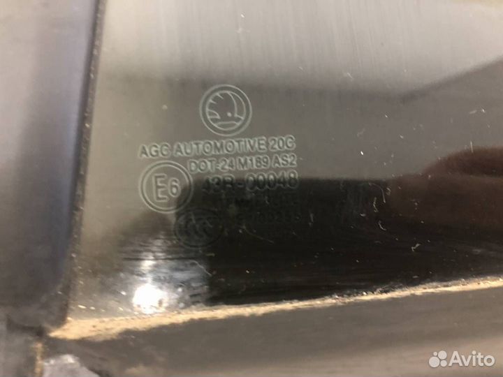 Стекло двери задней левой форточка Skoda Octavia A