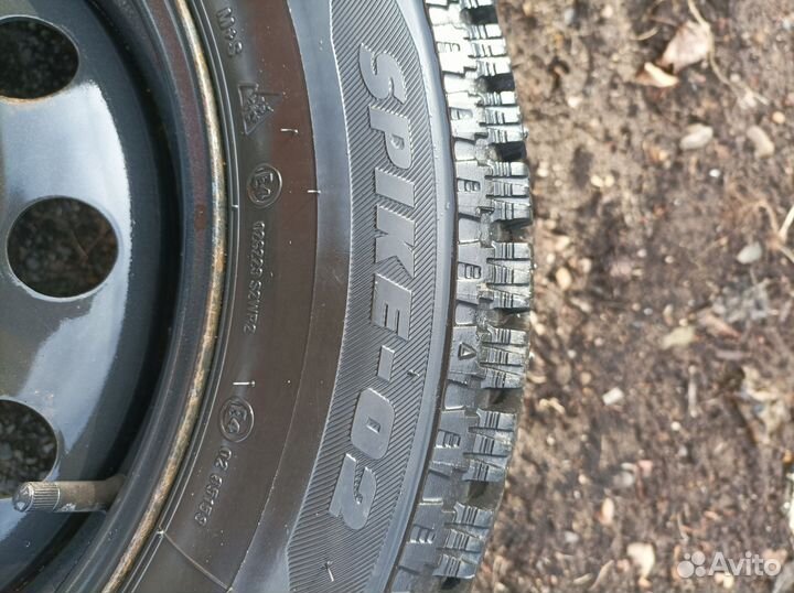 Bridgestone Blizzak Spike-02 185/65 R15