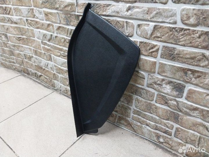 Накладка на торпедо передняя левая Land Rover