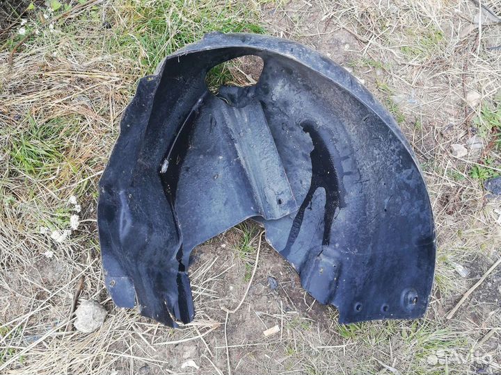 Подкрылок Шкода Рапид